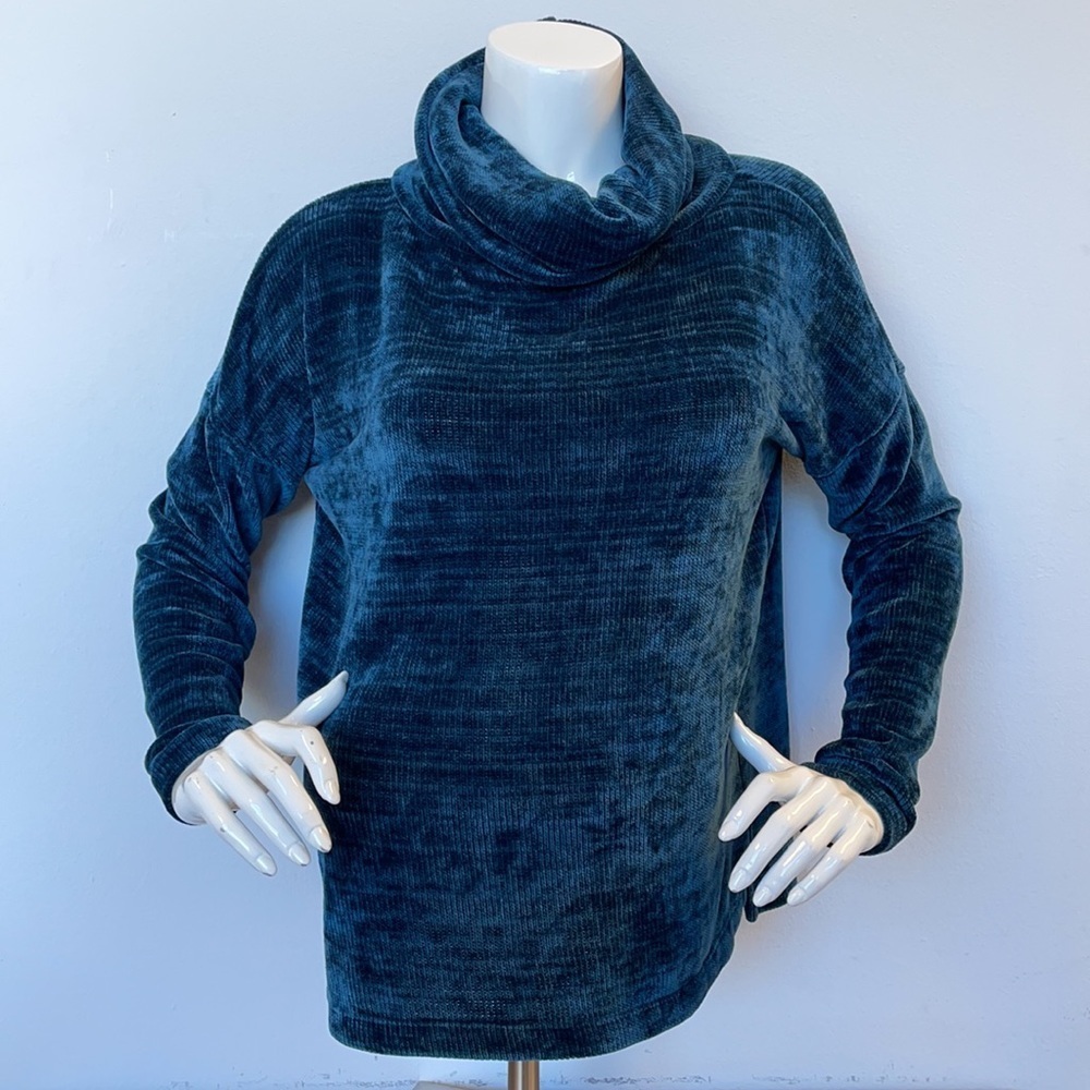 Bobi Los Angeles turtleneck sweater